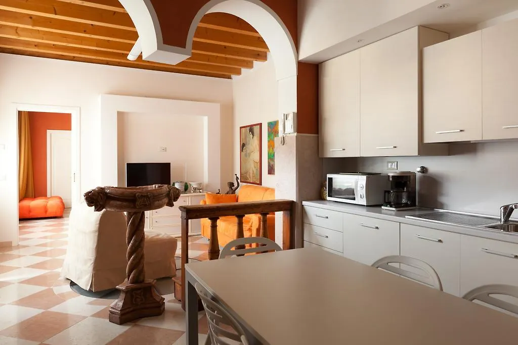 Апарт-отель Barchi Resort - Apartments & Suites Сан-Феличе-дель-Бенако