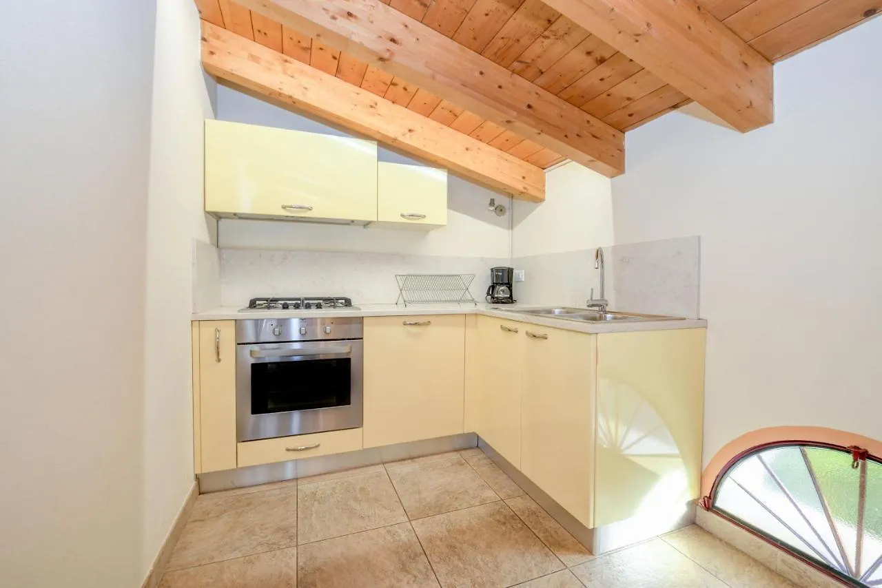 Barchi Resort - Apartments & Suites Сан-Феличе-дель-Бенако 2*,  Италия