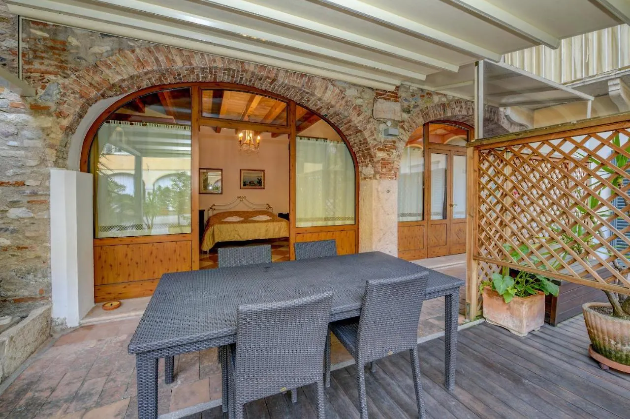 ** Hotel apartamentowy Barchi Resort - Apartments & Suites San Felice del Benaco Włochy