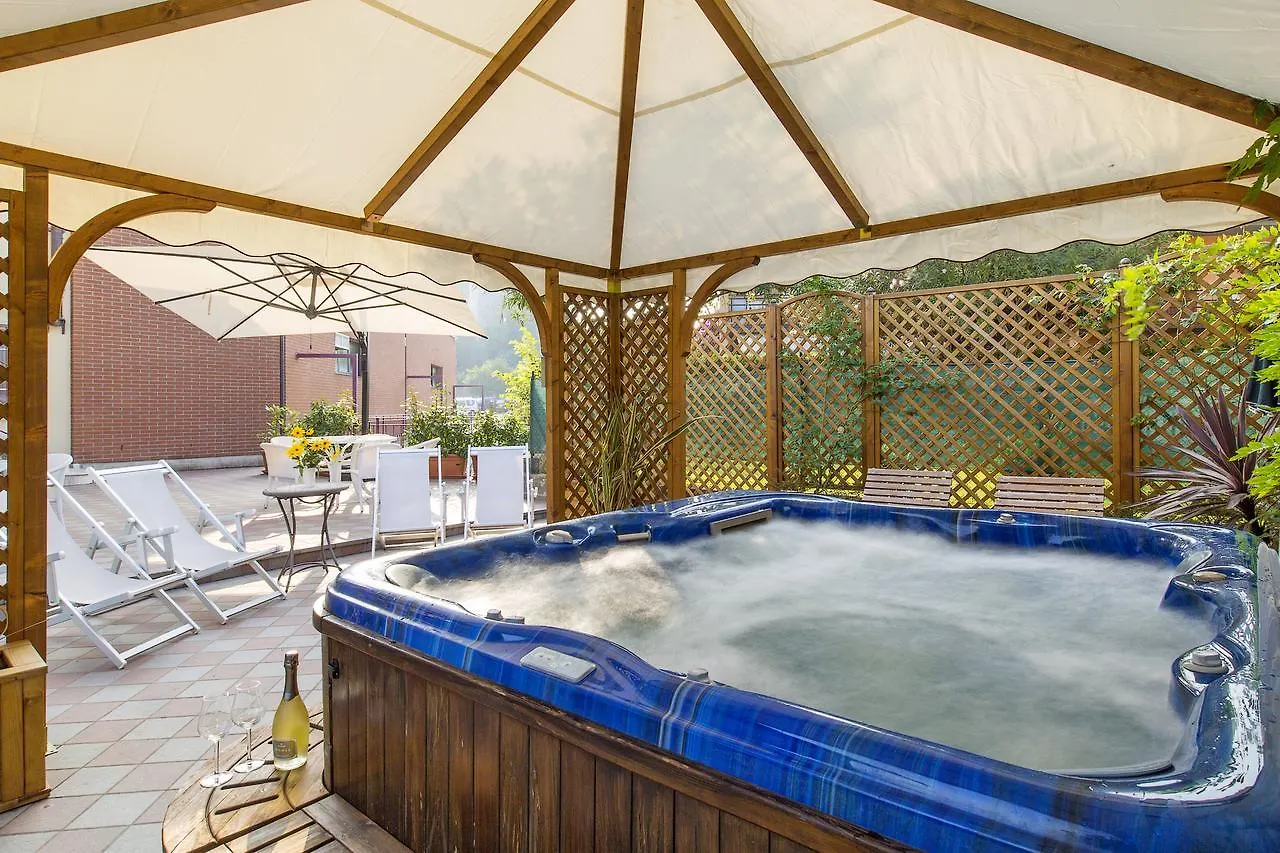 Barchi Resort - Apartments & Suites San Felice del Benaco 2*,  Włochy